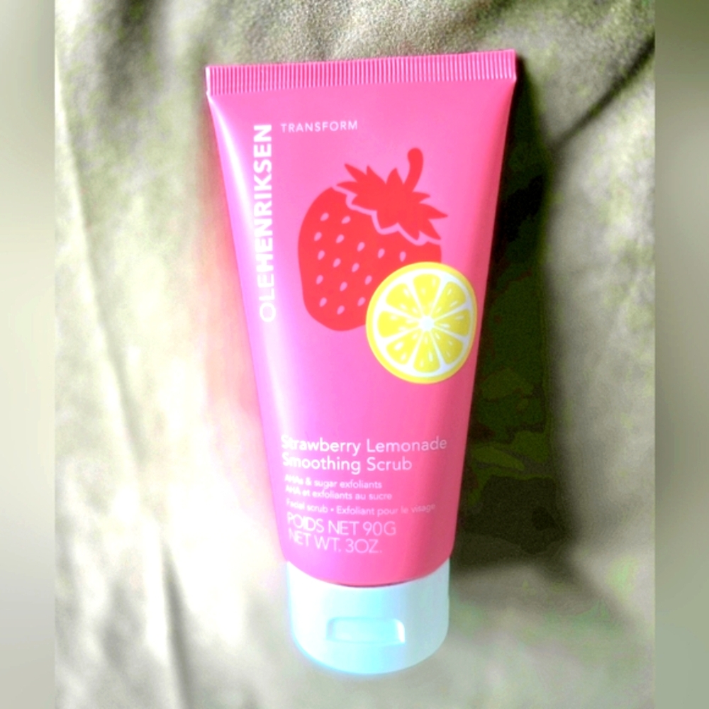 NEW! OLEHENRIKSEN 10% AHA Strawberry Lemonade Smoothing Scrub​ 3 oz